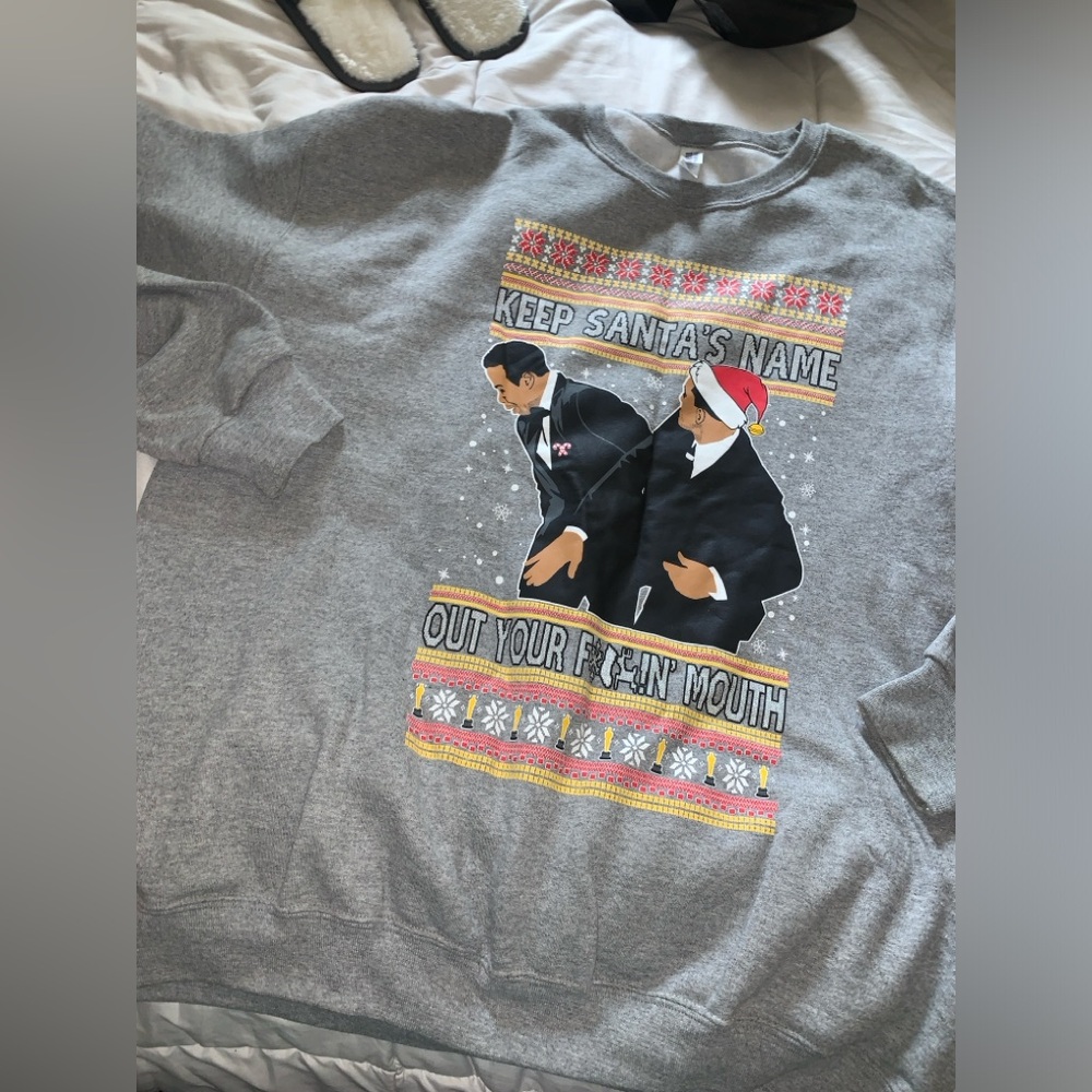 CHRISTMAS CREWNECK‼️ - Picture 2 of 6